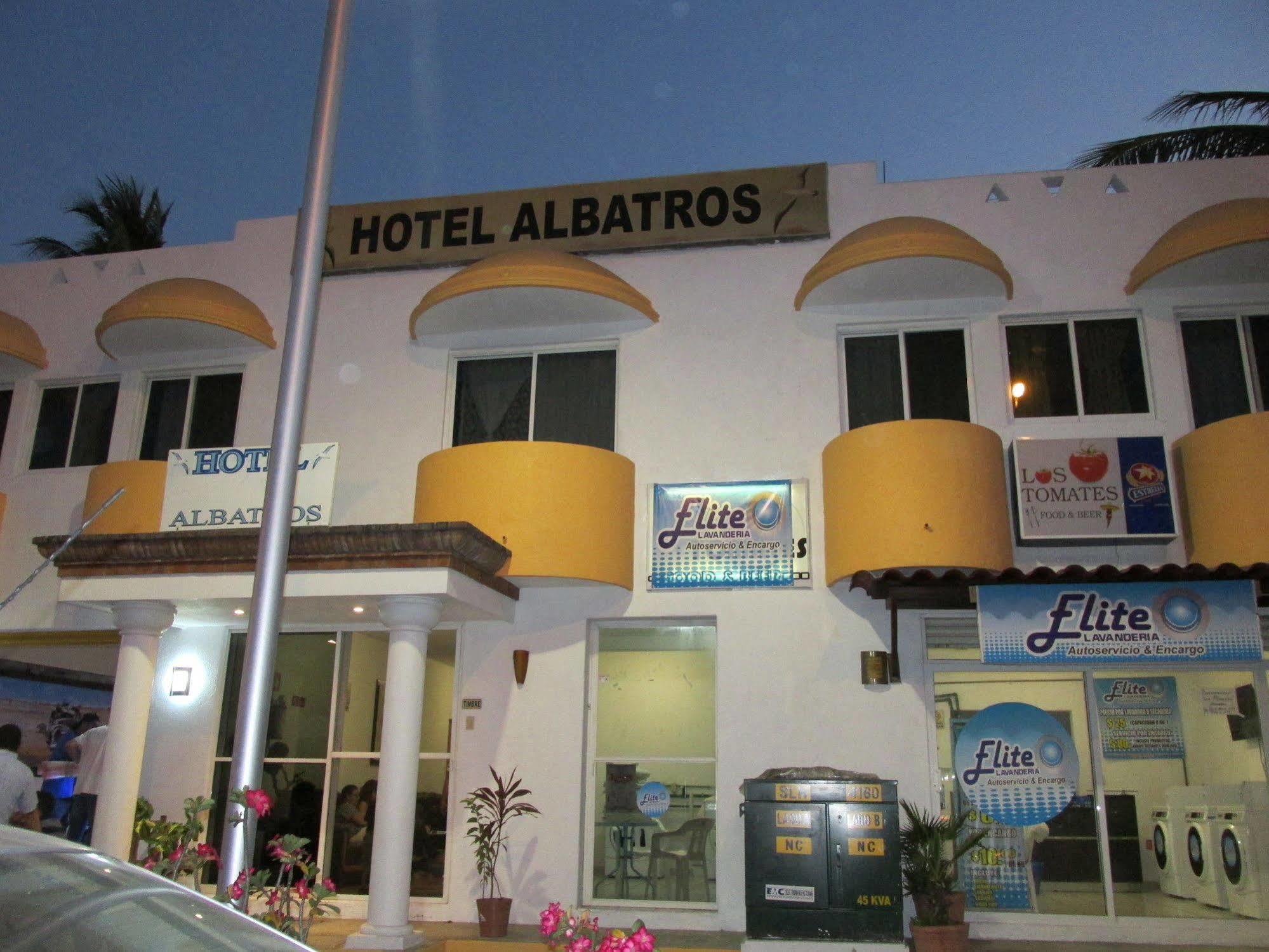 Hotel Albatros Manzanillo Exterior foto